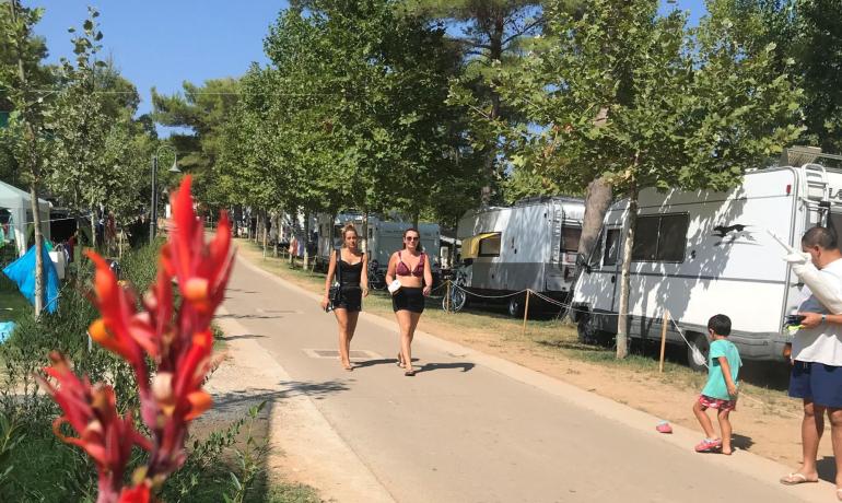 baiadigallipoli de hier-finden-sie-ihre-ecke-im-paradies-nutzen-sie-den-rabatt-fuer-den-strandservice-des-baia-di-gallipoli-camping-resort-entdecken-sie-mehr 015